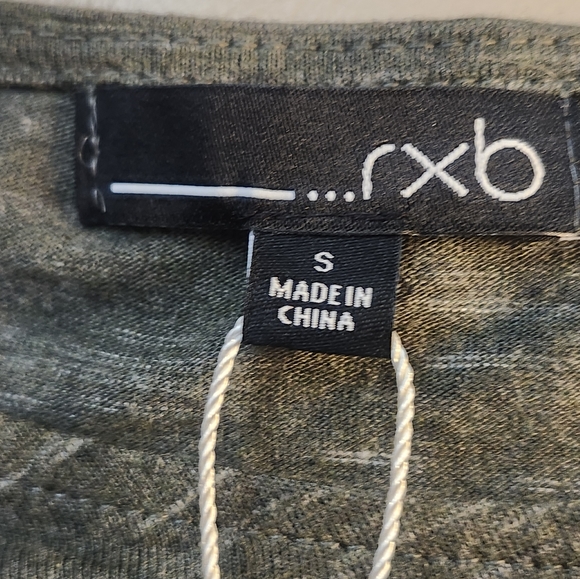 NWT ruffled top - Picture 3 of 5